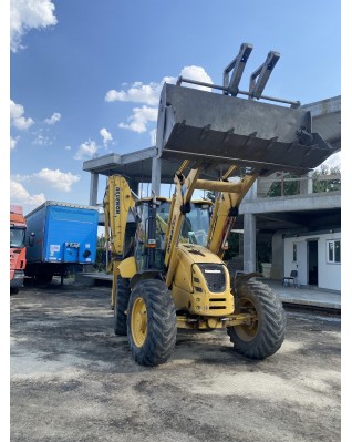 Buldoexcavator Komatsu